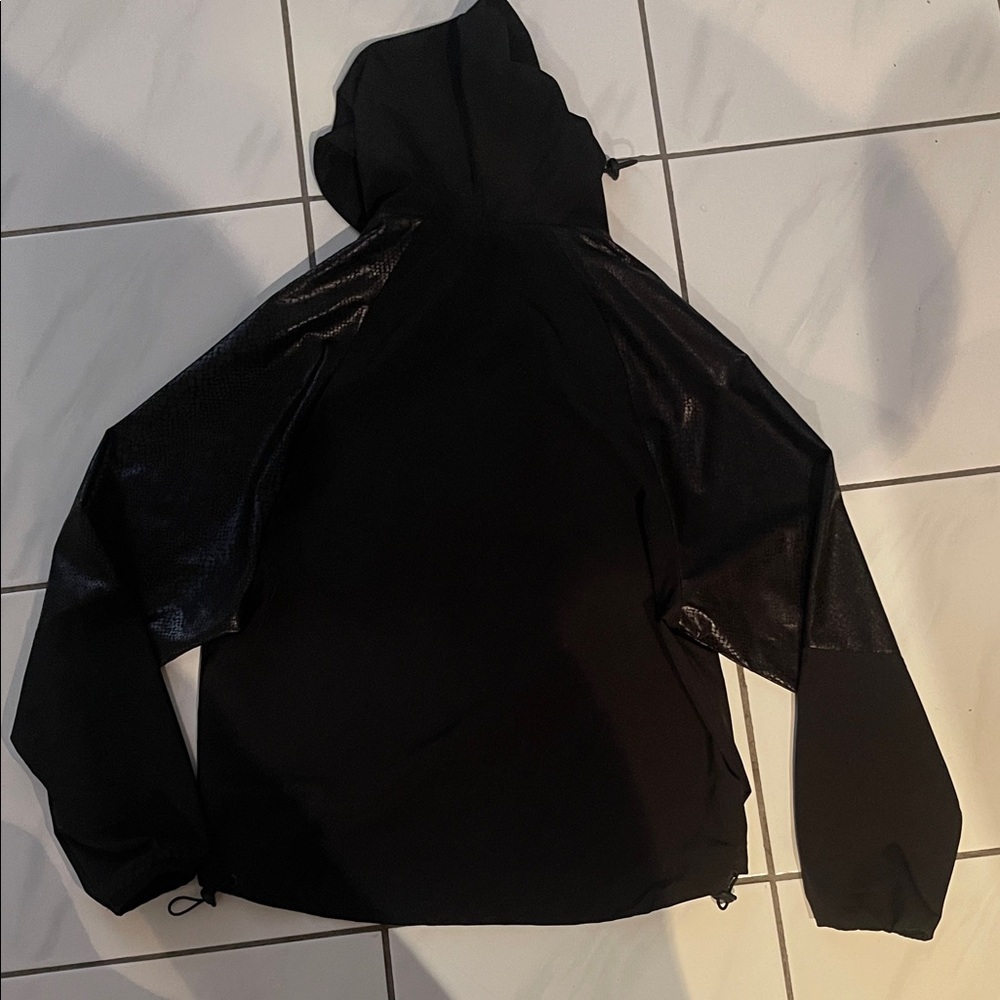 Beach Riot Black Hooded Jacket - Picture 6 of 7